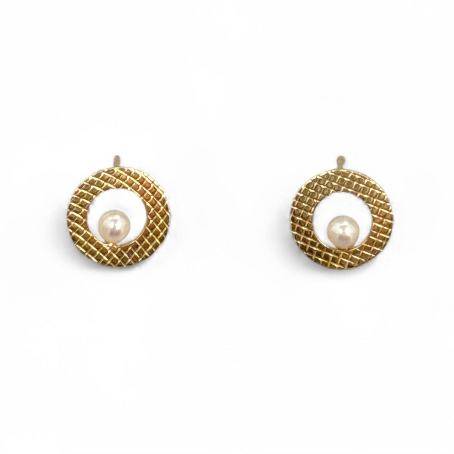 Circling Back Stud Pearl Earrings-Kelli Jewelry