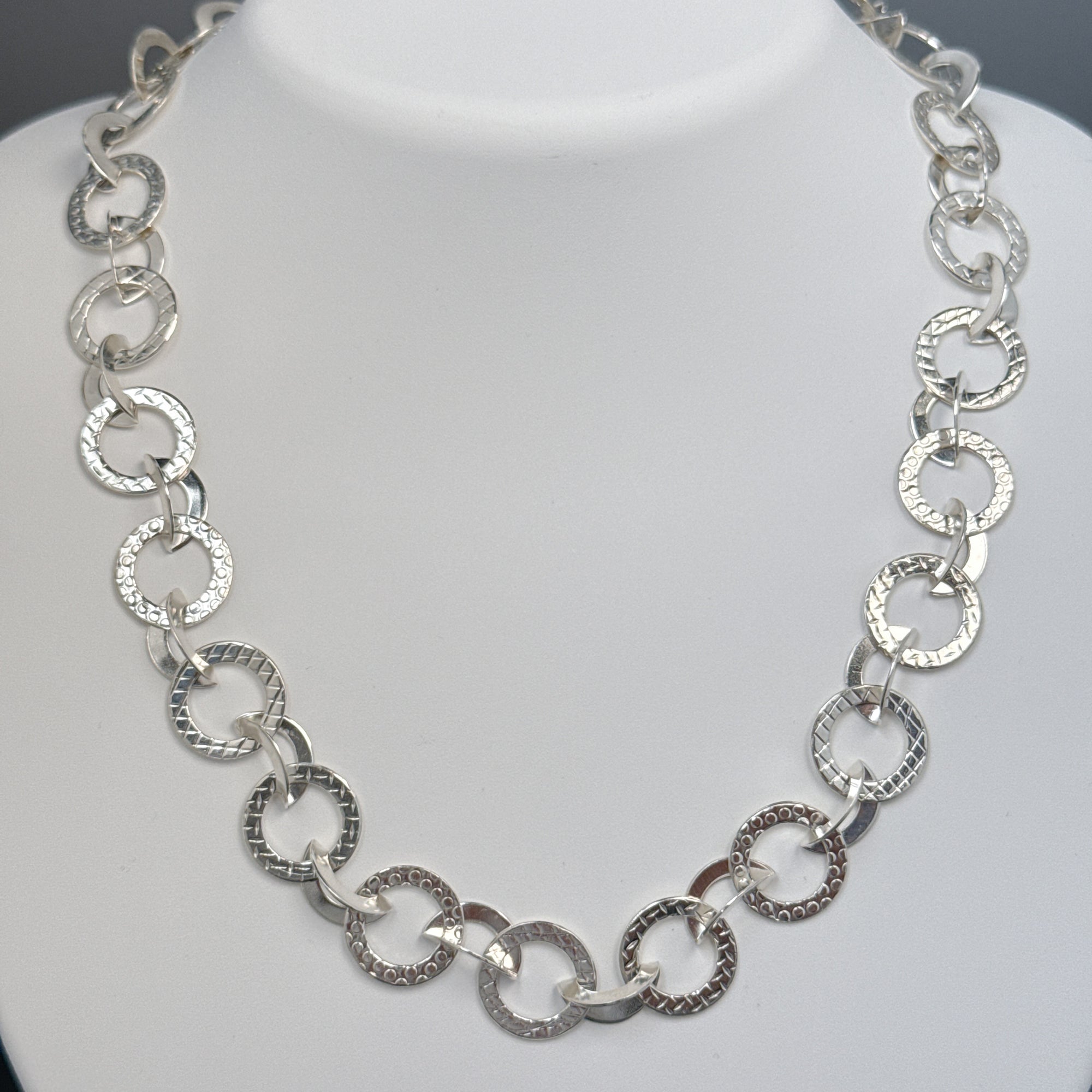 Mini Connecting in Circles Necklace-Kelli Jewelry